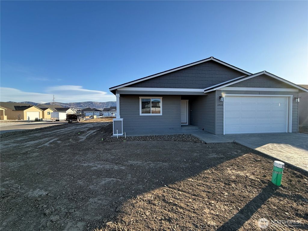 Photo of 2456 2nd Street SE, East Wenatchee, WA 98802 (MLS # 2489474)