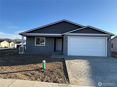 Photo of 2456 2nd Street SE, East Wenatchee, WA 98802 (MLS # 2489474)