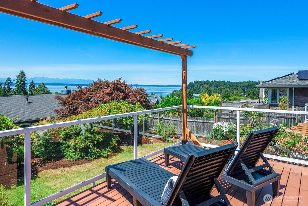 Photo of 9423 45th Avenue SW, Seattle, WA 98136 (MLS # 2404967)