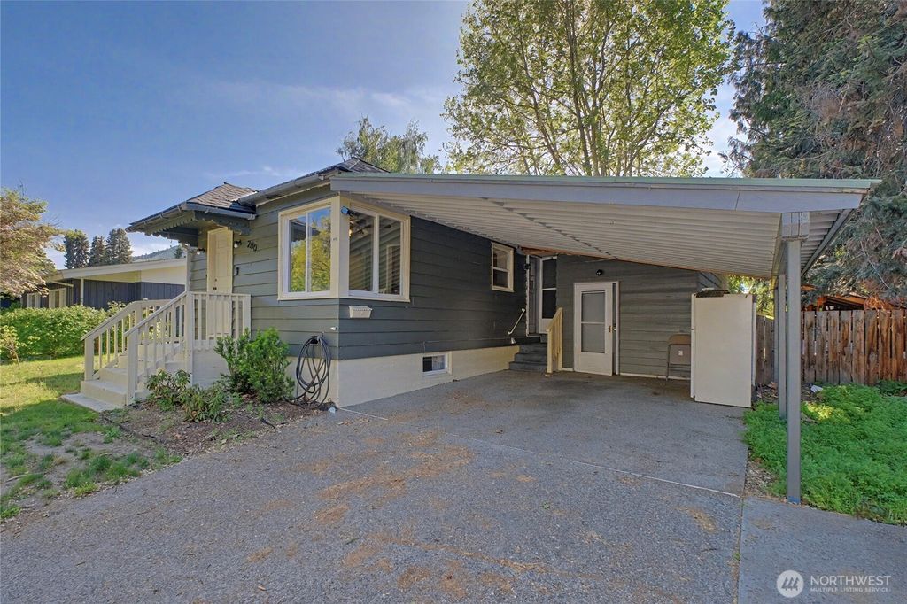 Photo of 200 Paton ST, Cashmere, WA 98815 (MLS # 2522861)