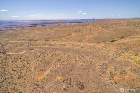 Photo of 3060 Altura Lane NE, Coulee City, WA 99115 (MLS # 2522660)