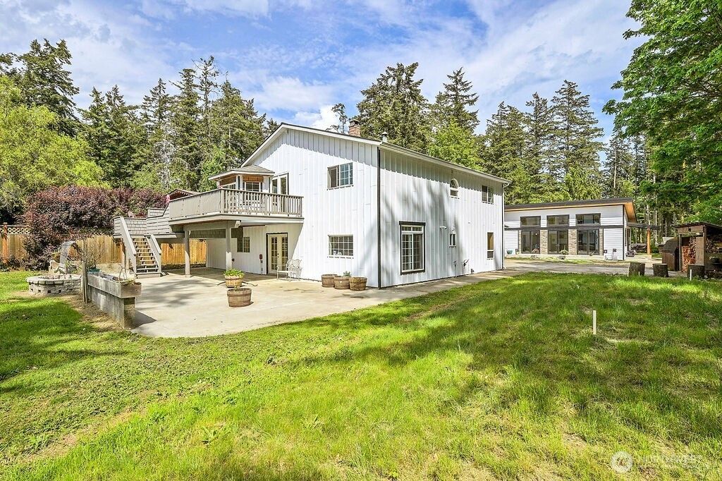 Photo of 196 Nolton Road, Nordland, WA 98358 (MLS # 2522416)