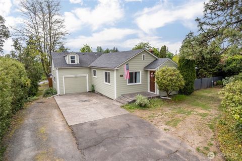 Photo of 3403 Columbia Heights Road, Longview, WA 98632 (MLS # 2519695)