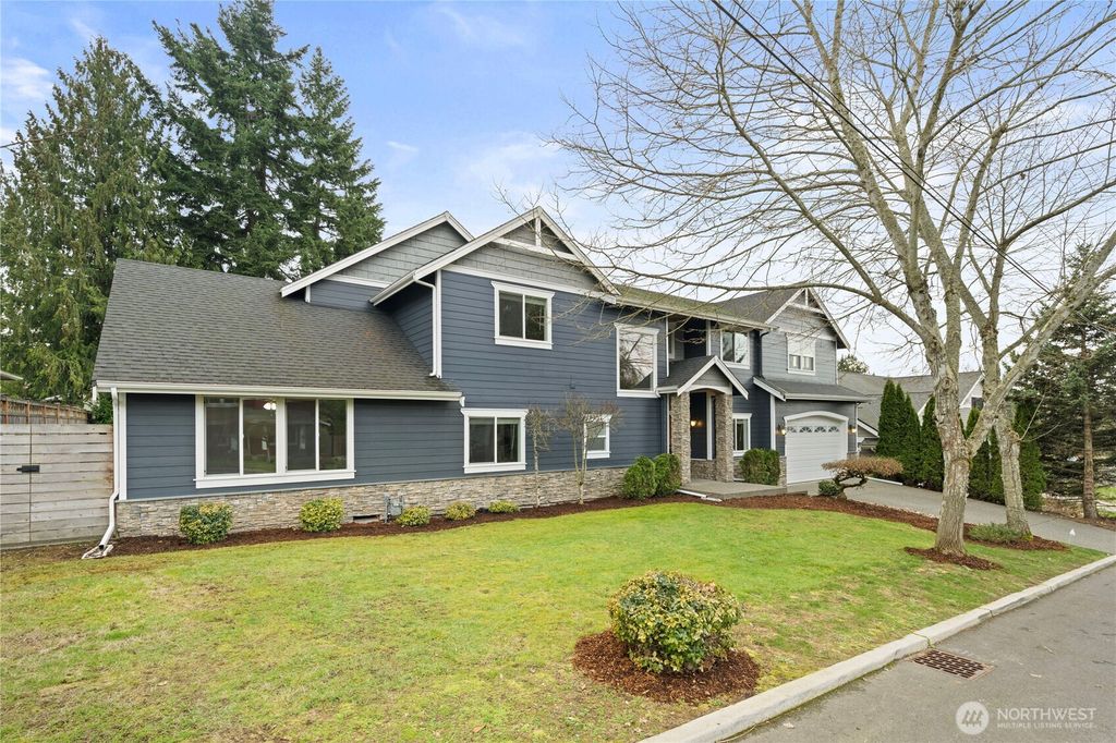 Photo of 12411 NE 108th Place, Kirkland, WA 98033 (MLS # 2485942)