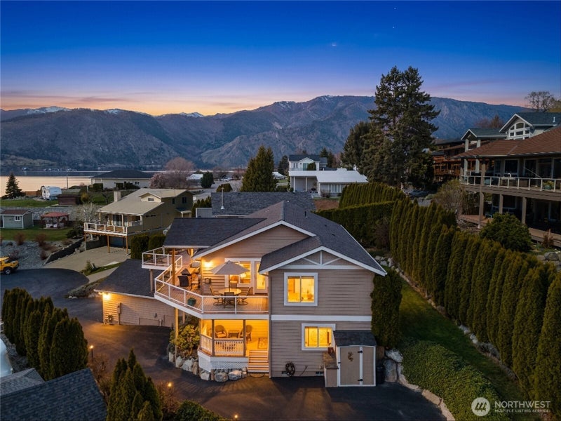 563 Topaz Place