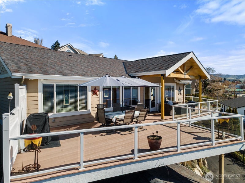 563 Topaz Place