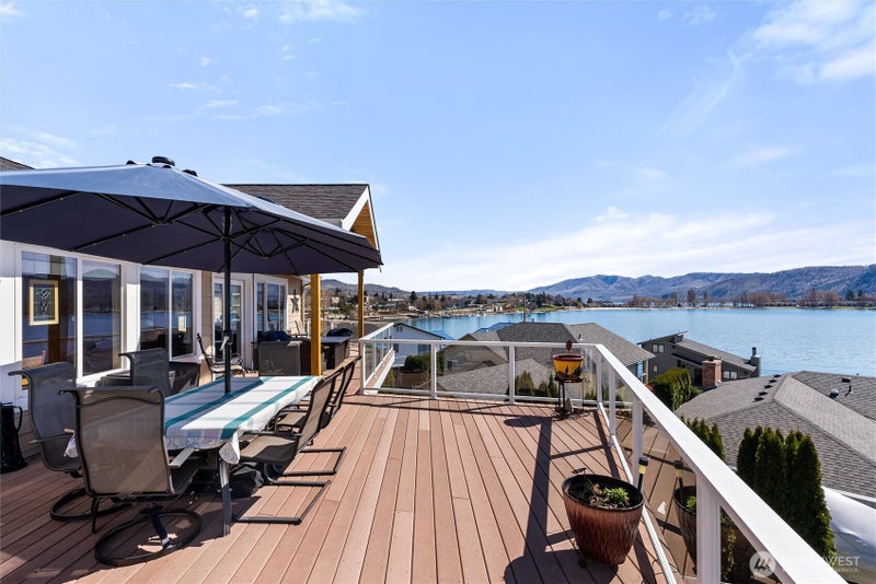563 Topaz Place