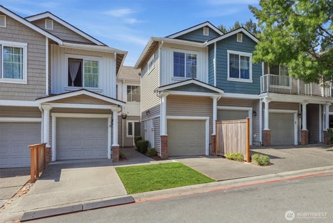 Photo of 5001 Davis Place S #E, Renton, WA 98055 (MLS # 2568620)