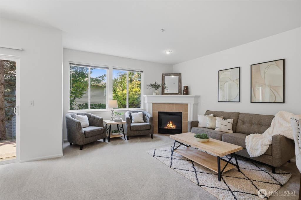 Photo of 5001 Davis Place S #E, Renton, WA 98055 (MLS # 2568620)
