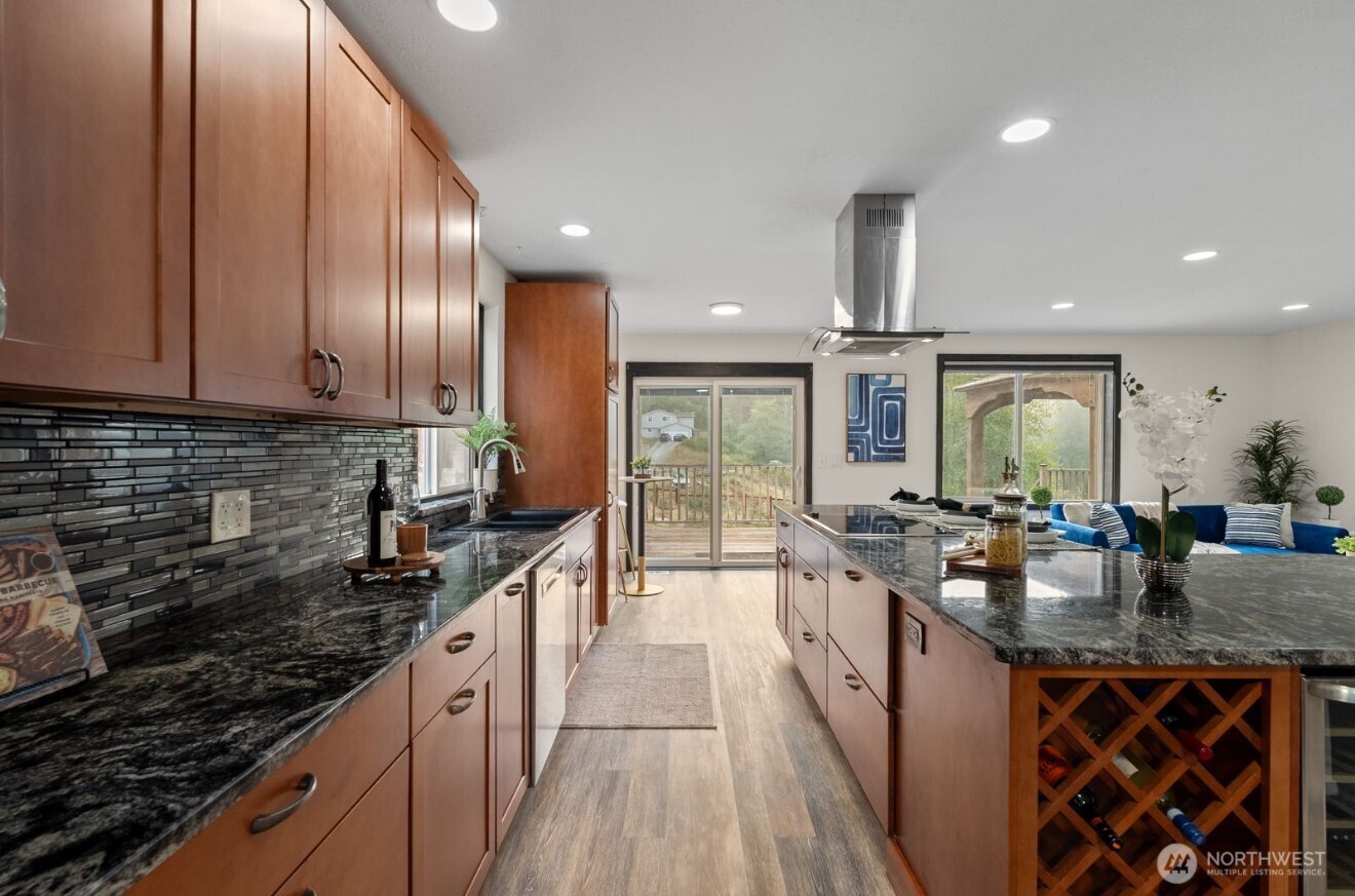 3913 W Tapps Drive E