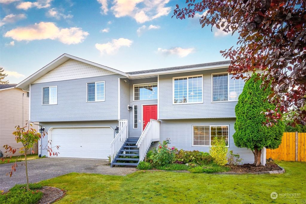 Photo of 19112 Crown Ridge Boulevard, Arlington, WA 98223 (MLS # 2007292)