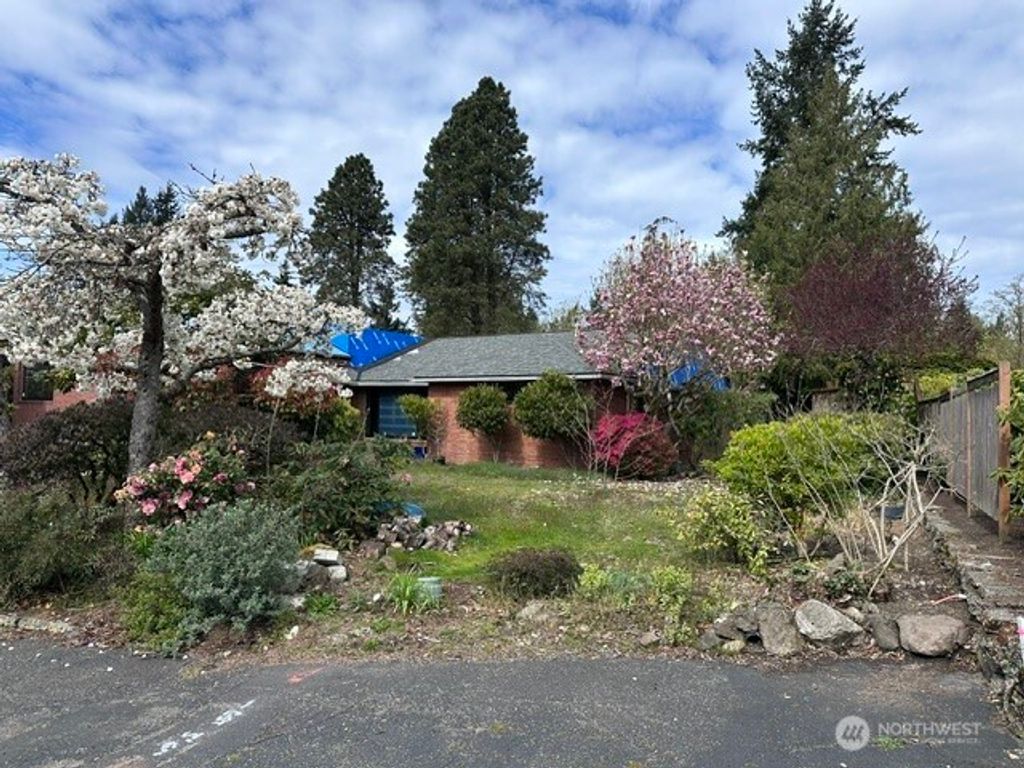 Photo of 622 NW 116th Street, Seattle, WA 98177 (MLS # 2525460)