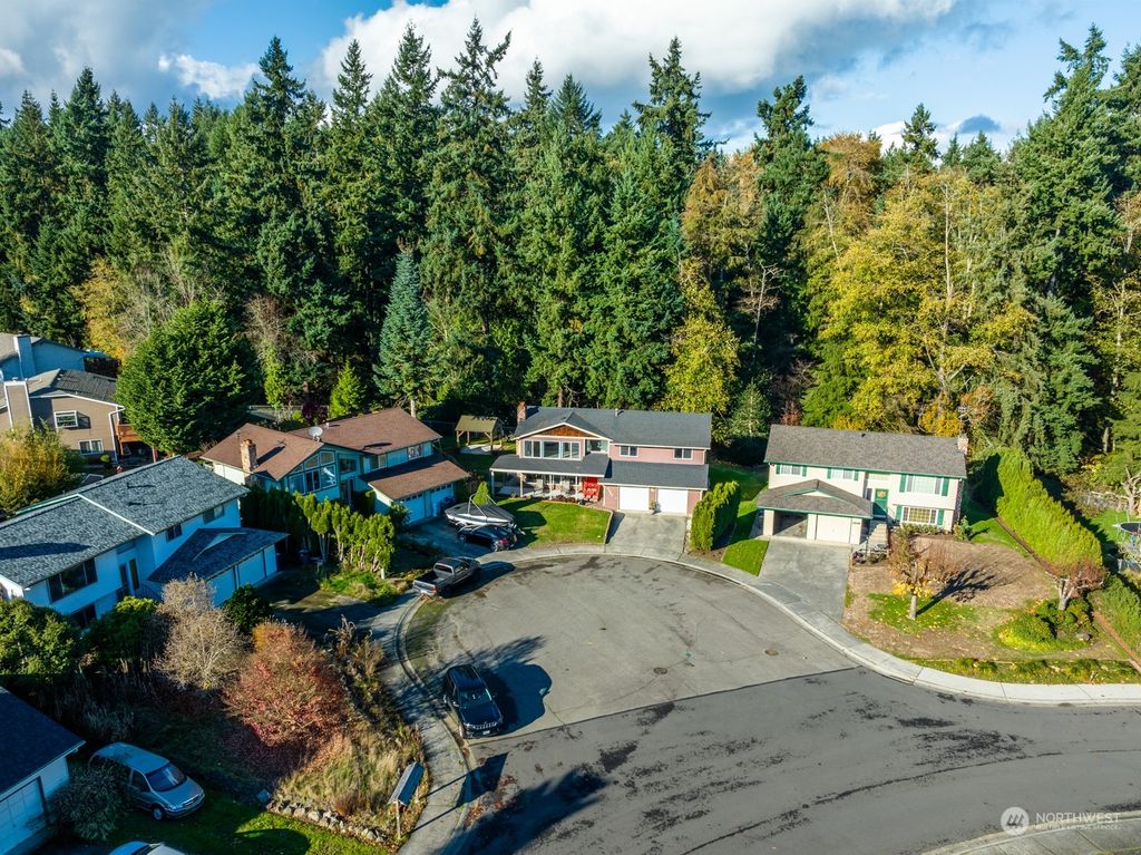 Photo of 4952 SW 324th Place, Federal Way, WA 98023 (MLS # 2179320)