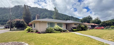 Photo of 301 Temple Avenue, Morton, WA 98356 (MLS # 2545204)