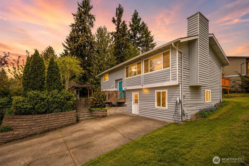 Photo of 11102 126th Avenue NE, Kirkland, WA 98033 (MLS # 2515401)