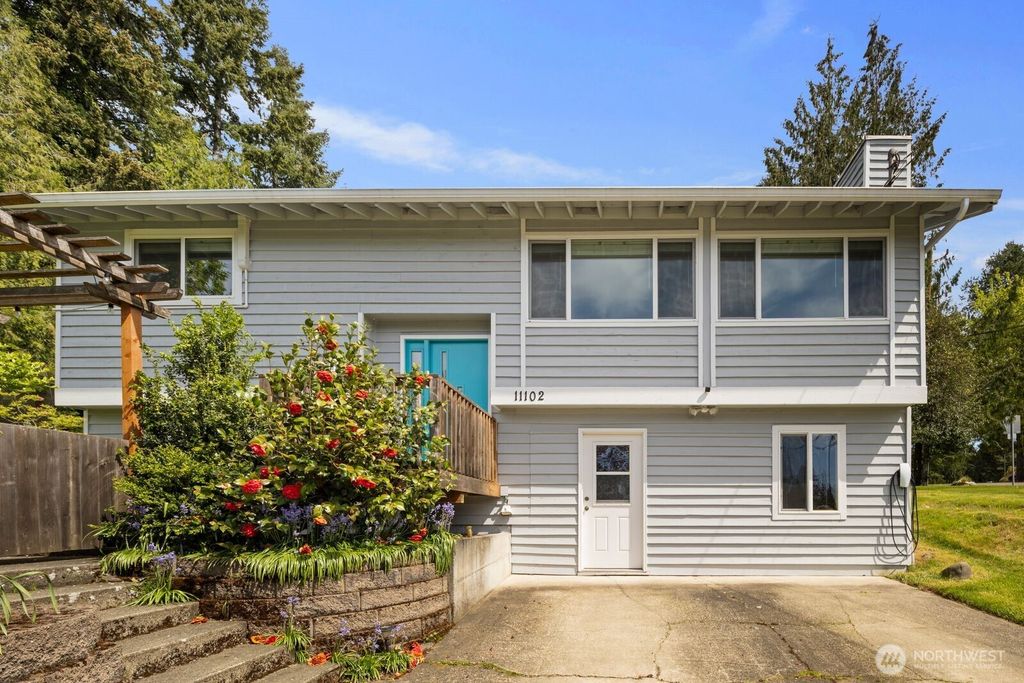 Photo of 11102 126th Avenue NE, Kirkland, WA 98033 (MLS # 2515401)