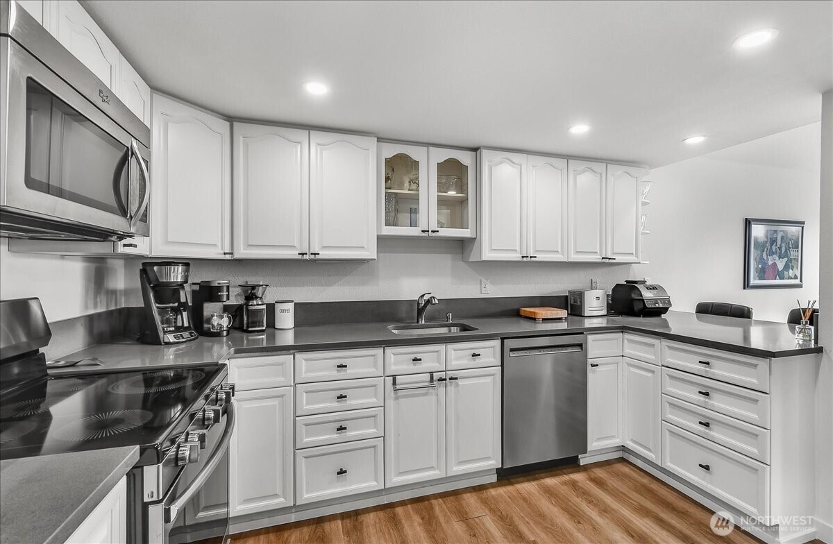 23501 Lakeview Drive D204
