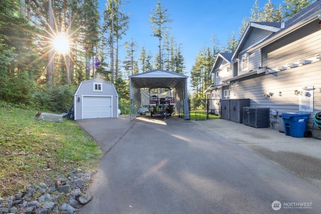 Photo of 13525 409th Avenue SE, North Bend, WA 98045 (MLS # 2532109)