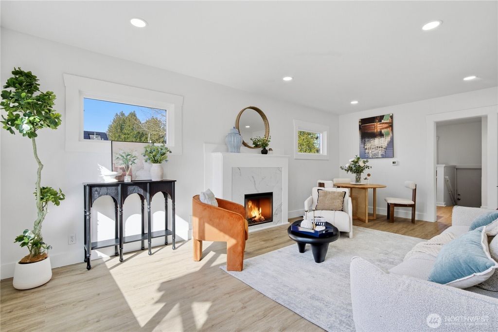 Photo of 3908 SW Hanford St St #A, Seattle, WA 98116 (MLS # 2494092)