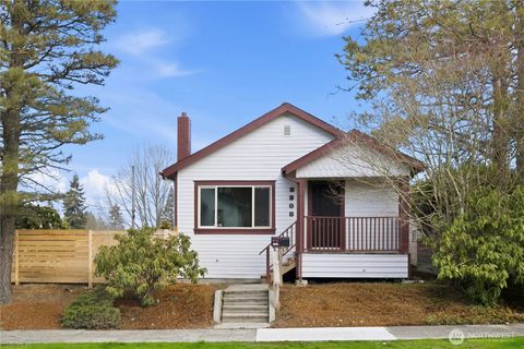 Photo of 3908 SW Hanford St St #A, Seattle, WA 98116 (MLS # 2494092)