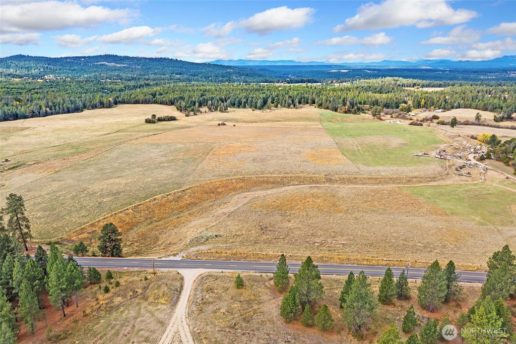 Photo of 36277 E Elk Chattaroy Road, Elk, WA 99009 (MLS # 2594214)