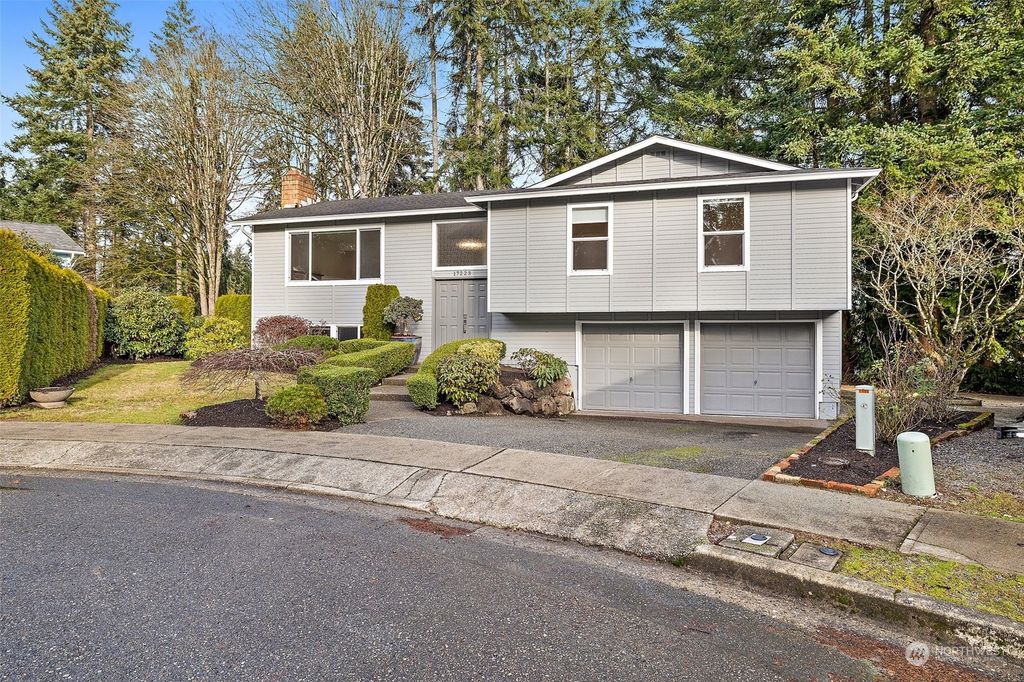 Photo of 17223 57th Pl W Pl, Lynnwood, WA 98037 (MLS # 2319071)