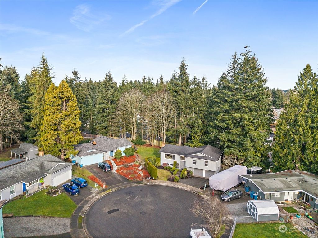 Photo of 17223 57th Pl W Pl, Lynnwood, WA 98037 (MLS # 2319071)