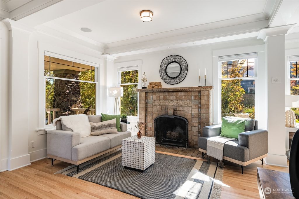 Photo of 2551 5th Avenue N, Seattle, WA 98109 (MLS # 2164402)