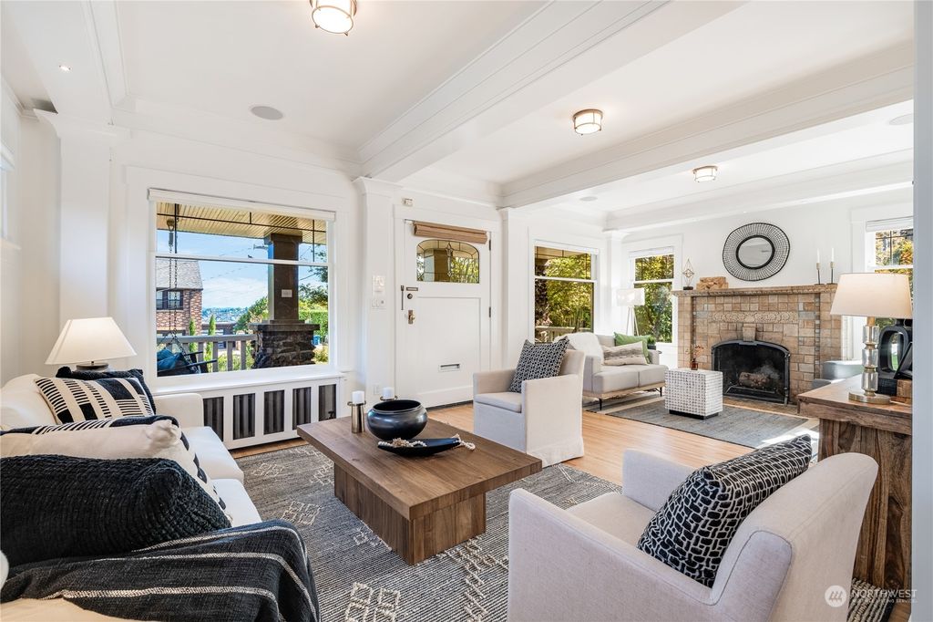 Photo of 2551 5th Avenue N, Seattle, WA 98109 (MLS # 2164402)