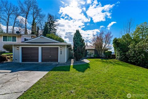Photo of 925 Valley Place, Kent, WA 98031 (MLS # 2497291)