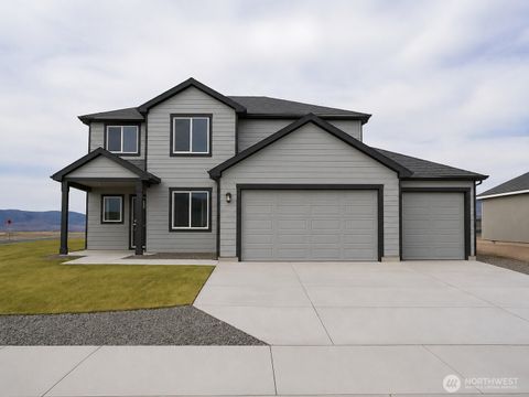 Photo of 592 Karen Avenue, Royal City, WA 99357 (MLS # 2528339)
