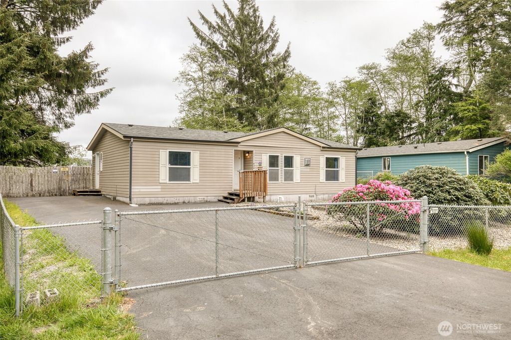 Photo of 636 Chenois Avenue NE, Ocean Shores, WA 98569 (MLS # 2515751)