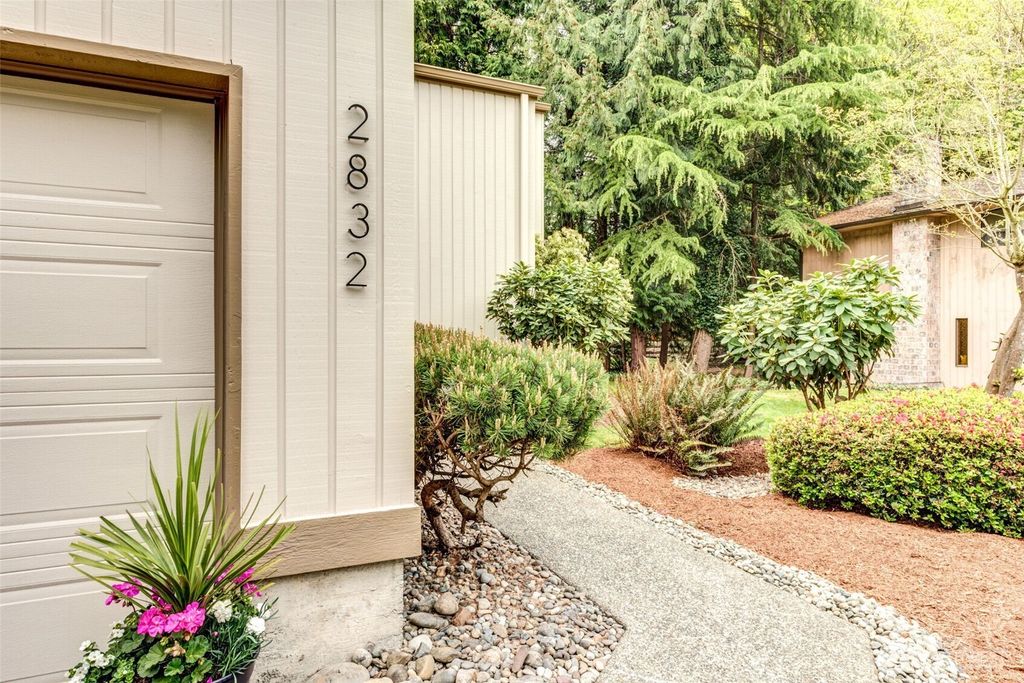 Photo of 2832 152nd Place SE, Mill Creek, WA 98012 (MLS # 2516448)