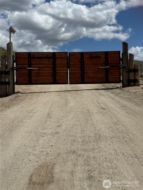 Photo of 3 Ruttin Ridge Road, Methow, WA 98834 (MLS # 2376305)