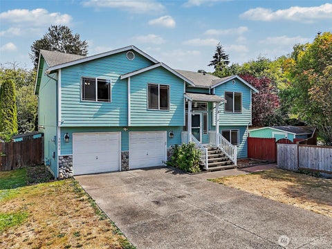 Photo of 3011 12th Street Pl SW, Puyallup, WA 98373 (MLS # 2569365)