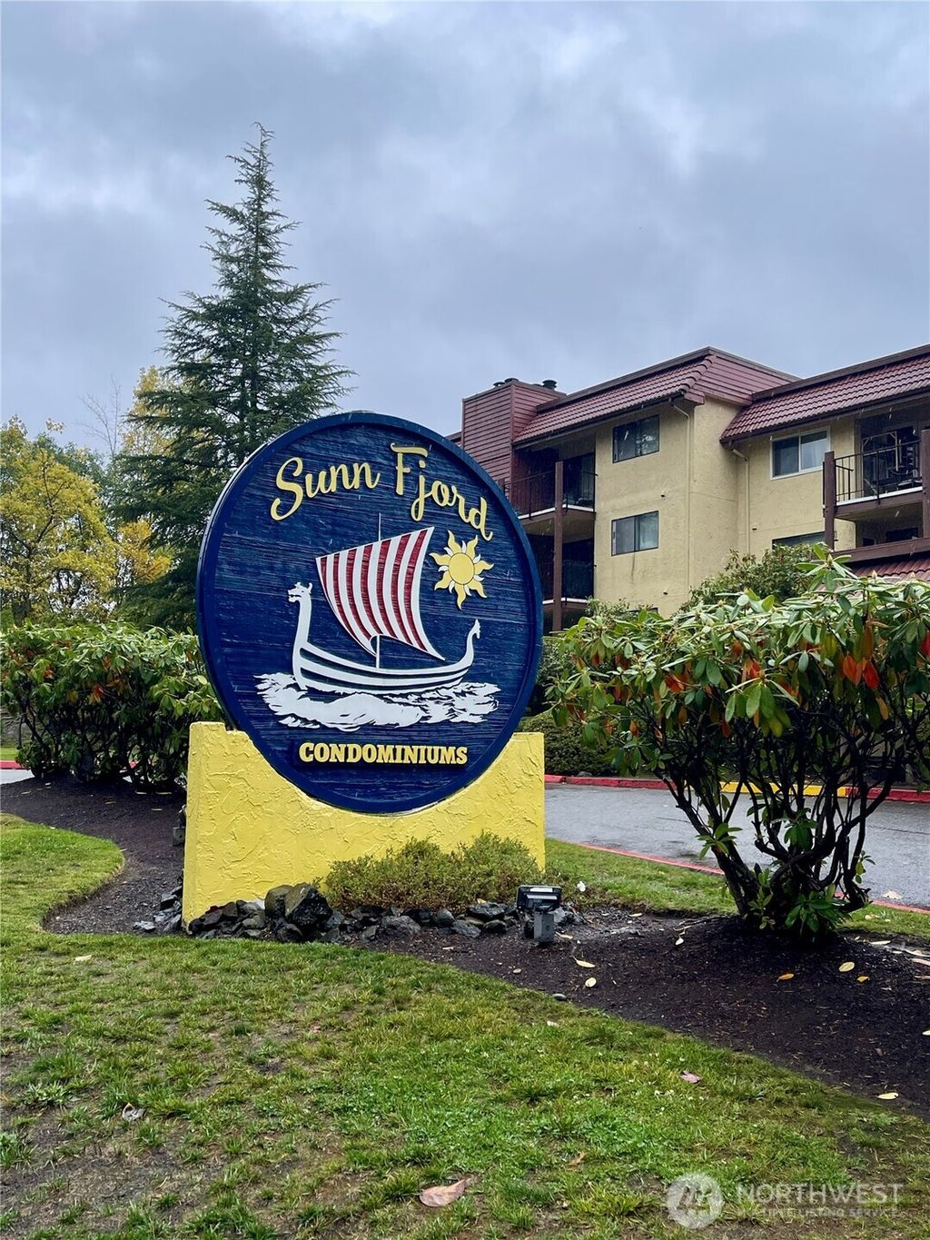 Photo of 1765 W Sunn Fjord Lane #C37, Bremerton, WA 98312 (MLS # 2447952)