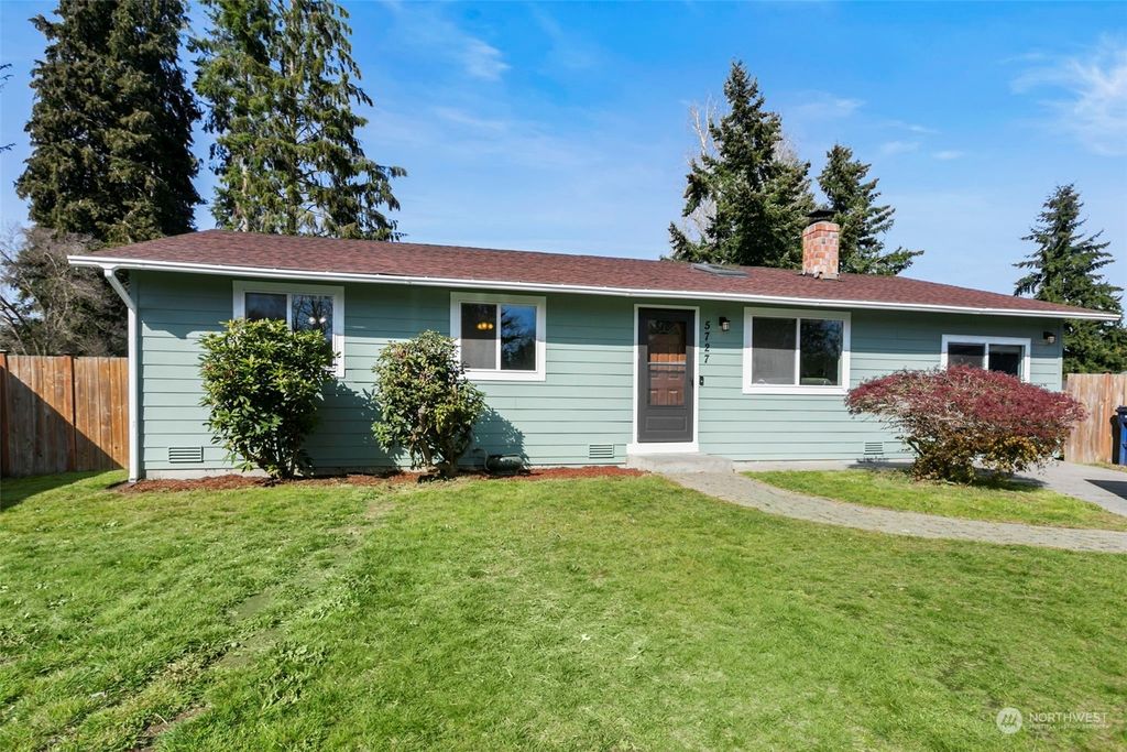 Photo of 5727 91st Place NE, Marysville, WA 98270 (MLS # 2061859)