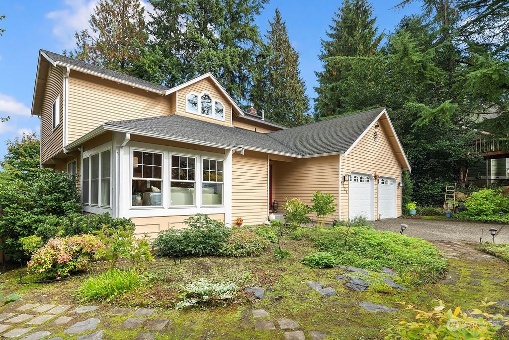 Photo of 8724 141st Court NE, Redmond, WA 98052 (MLS # 2168078)