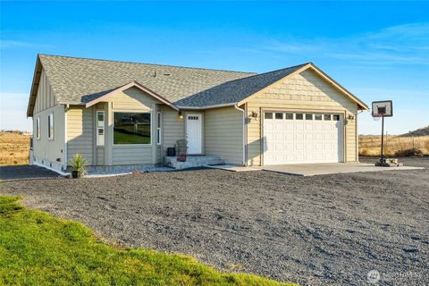 Photo of 8903 NE Stonecrest Road, Moses Lake, WA 98837 (MLS # 2455330)