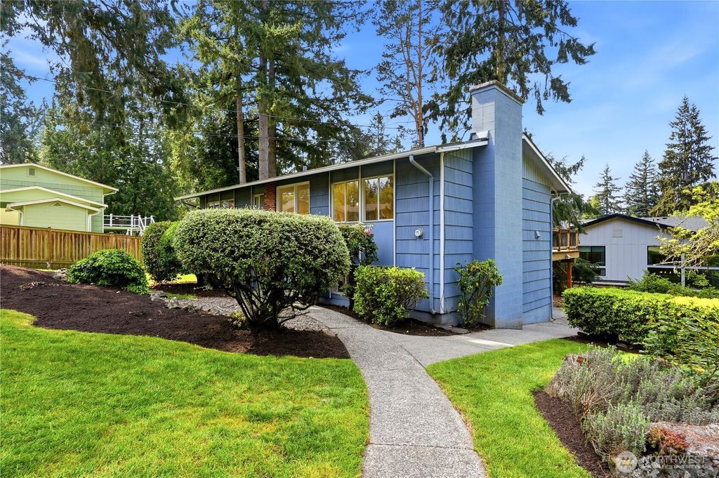 Photo of 14613 SE 16th Place, Bellevue, WA 98007 (MLS # 2516960)