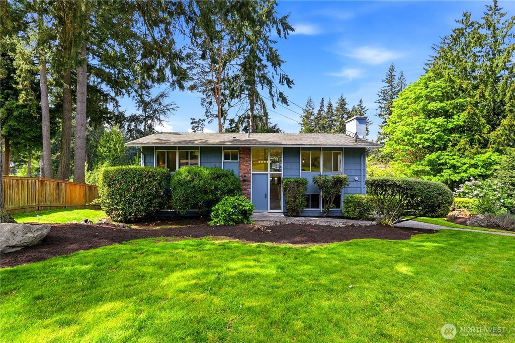 Photo of 14613 SE 16th Place, Bellevue, WA 98007 (MLS # 2516960)