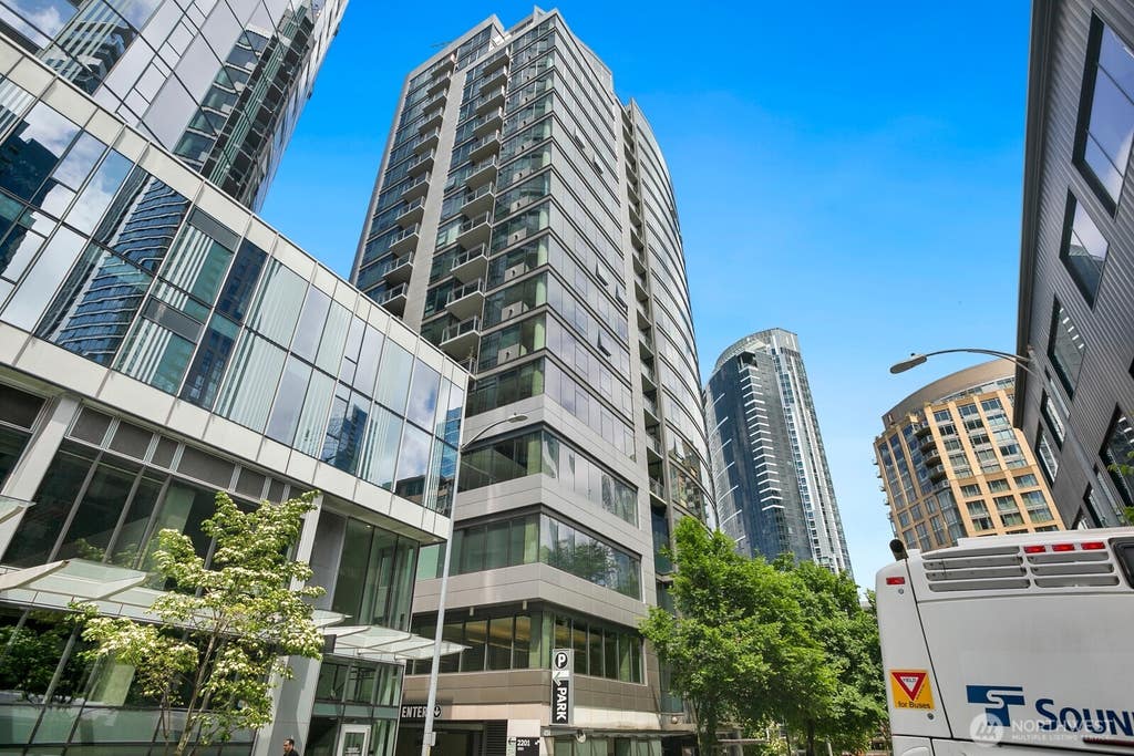 Photo of 820 Blanchard Street #910, Seattle, WA 98121 (MLS # 2552951)
