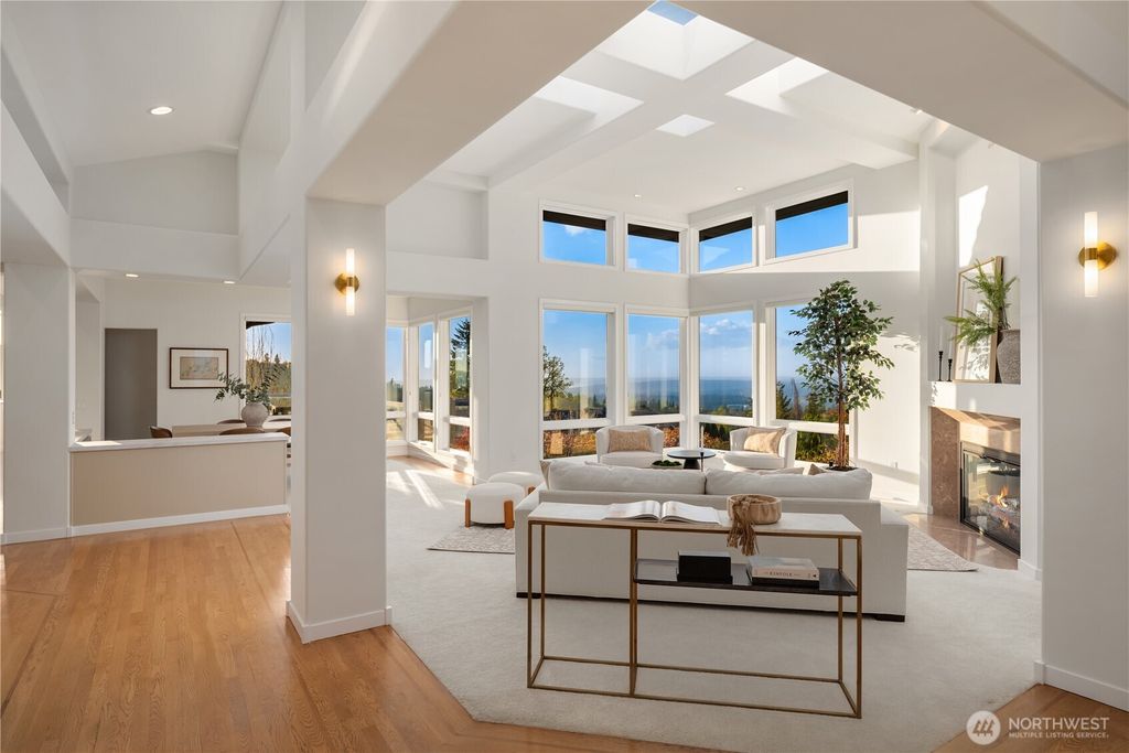 Photo of 5824 168th Place SE, Bellevue, WA 98006 (MLS # 2507701)