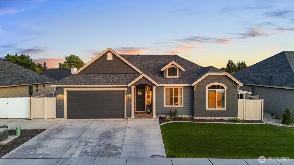 Photo of 4617 E Junco Street, Moses Lake, WA 98837 (MLS # 2524022)