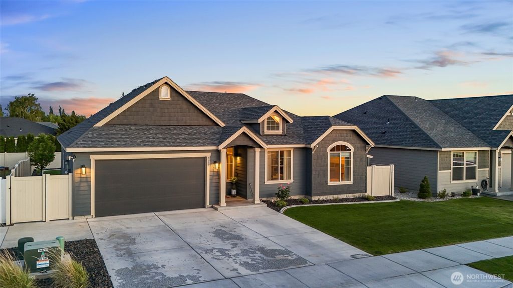 Photo of 4617 E Junco Street, Moses Lake, WA 98837 (MLS # 2524022)