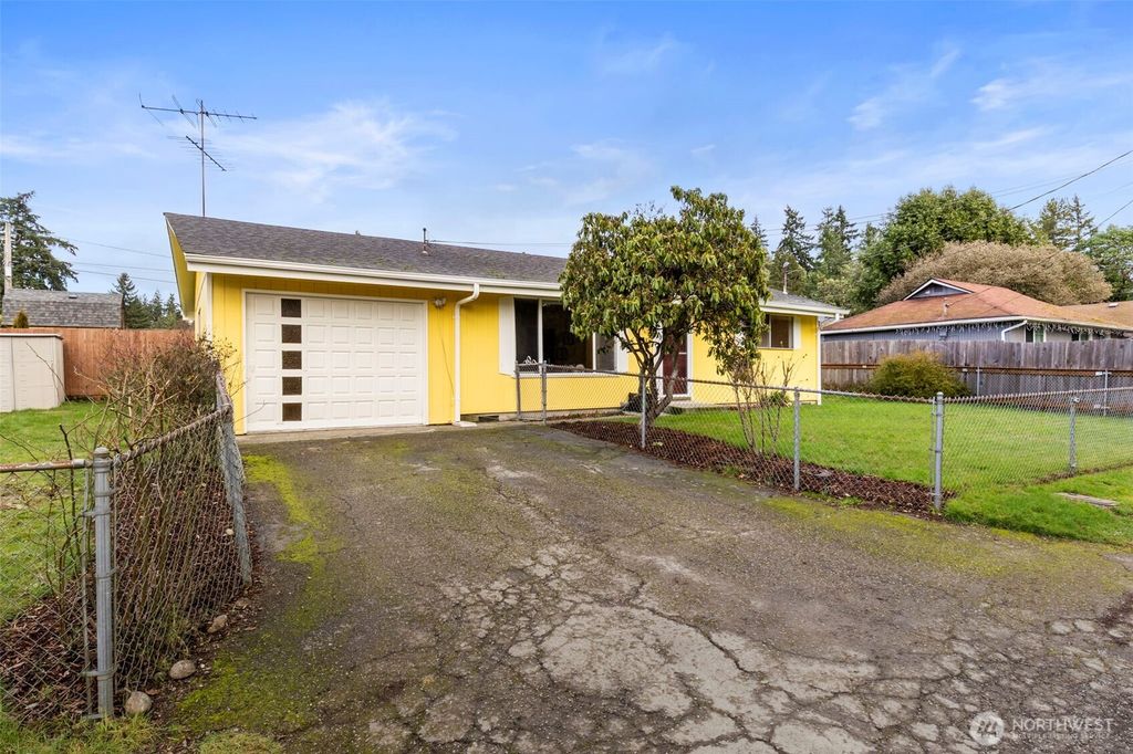 Photo of 2602 Dodge Street NE, Bremerton, WA 98310 (MLS # 2467643)