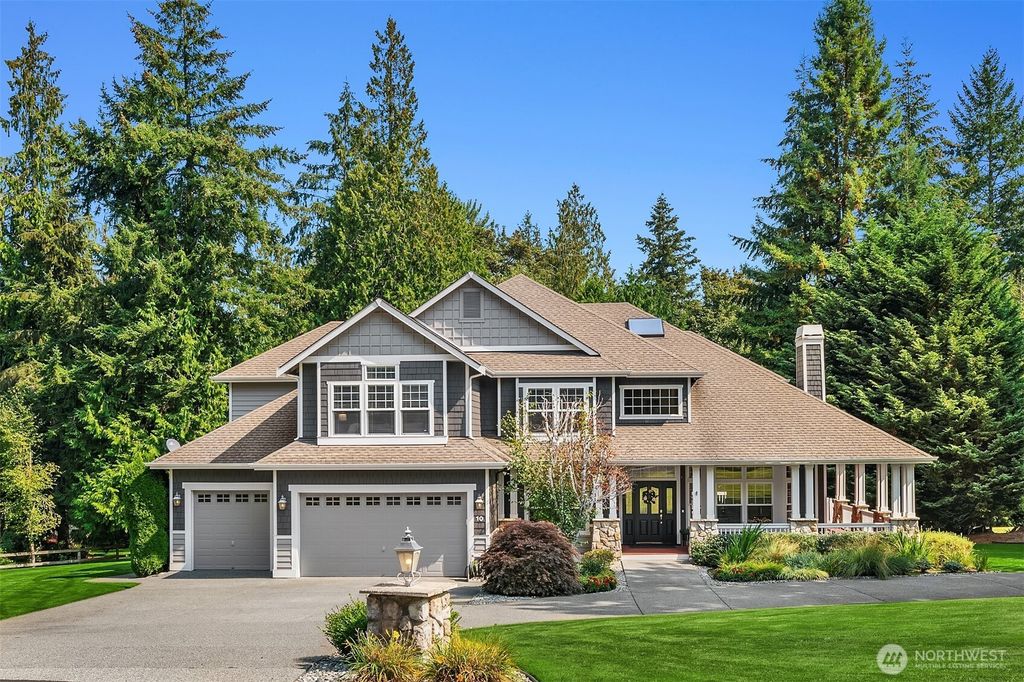 Photo of 10 216th Avenue NE, Sammamish, WA 98074 (MLS # 2342106)