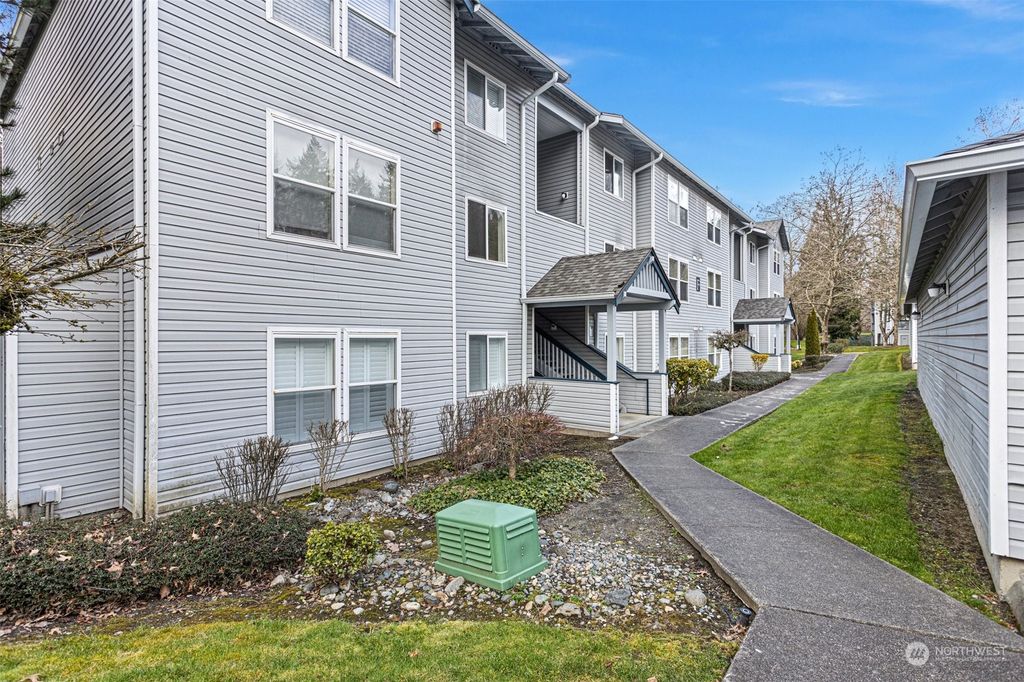 Photo of 33020 10th Avenue Ct SW #F203, Federal Way, WA 98023 (MLS # 2208040)