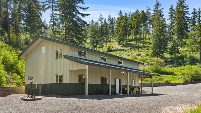 1321 Hazelnut Lane