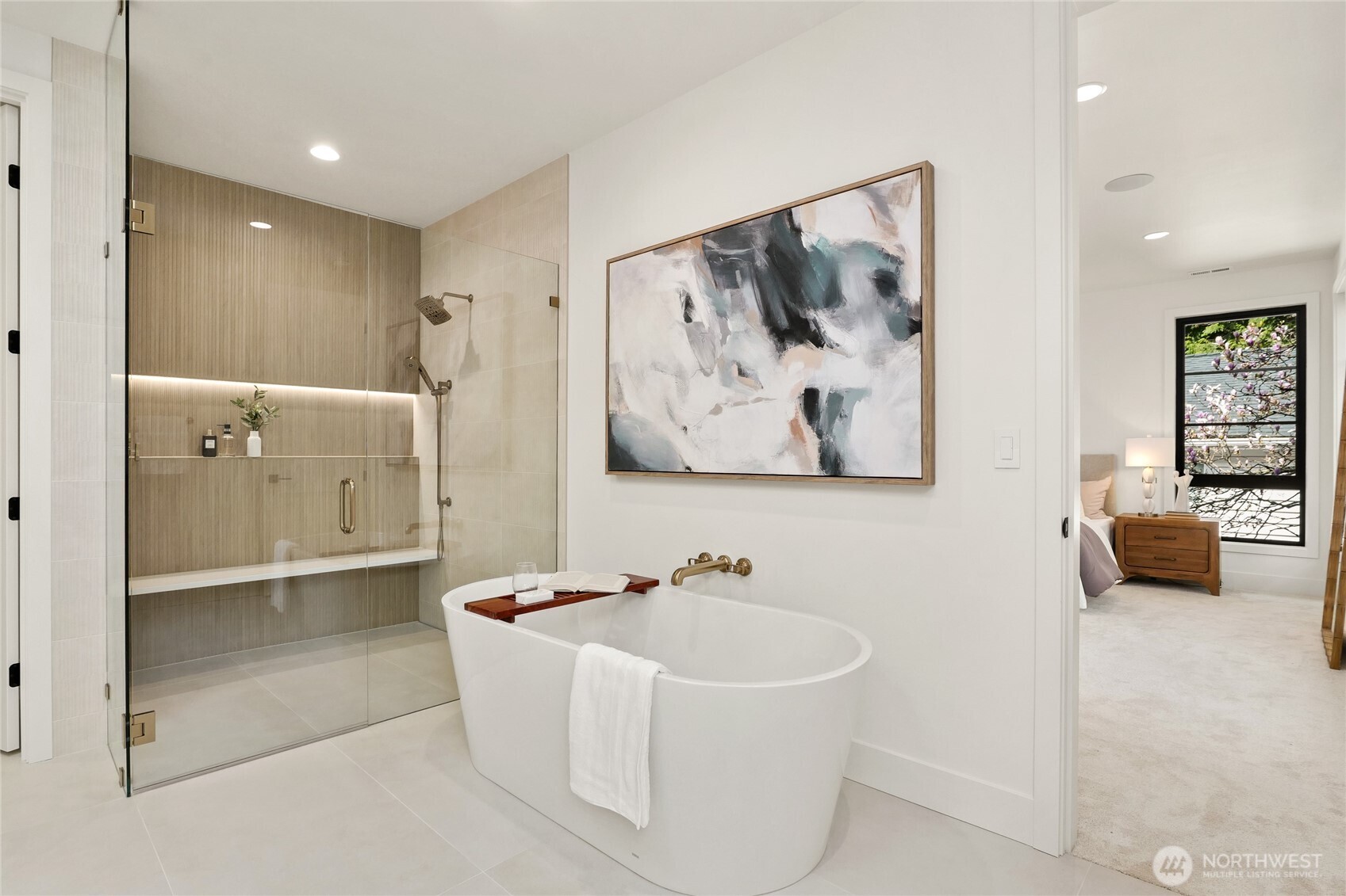 Kirkland, Washington, 98033, United States, 5 Bedrooms Bedrooms, ,5 BathroomsBathrooms,Residential,Active,2032937